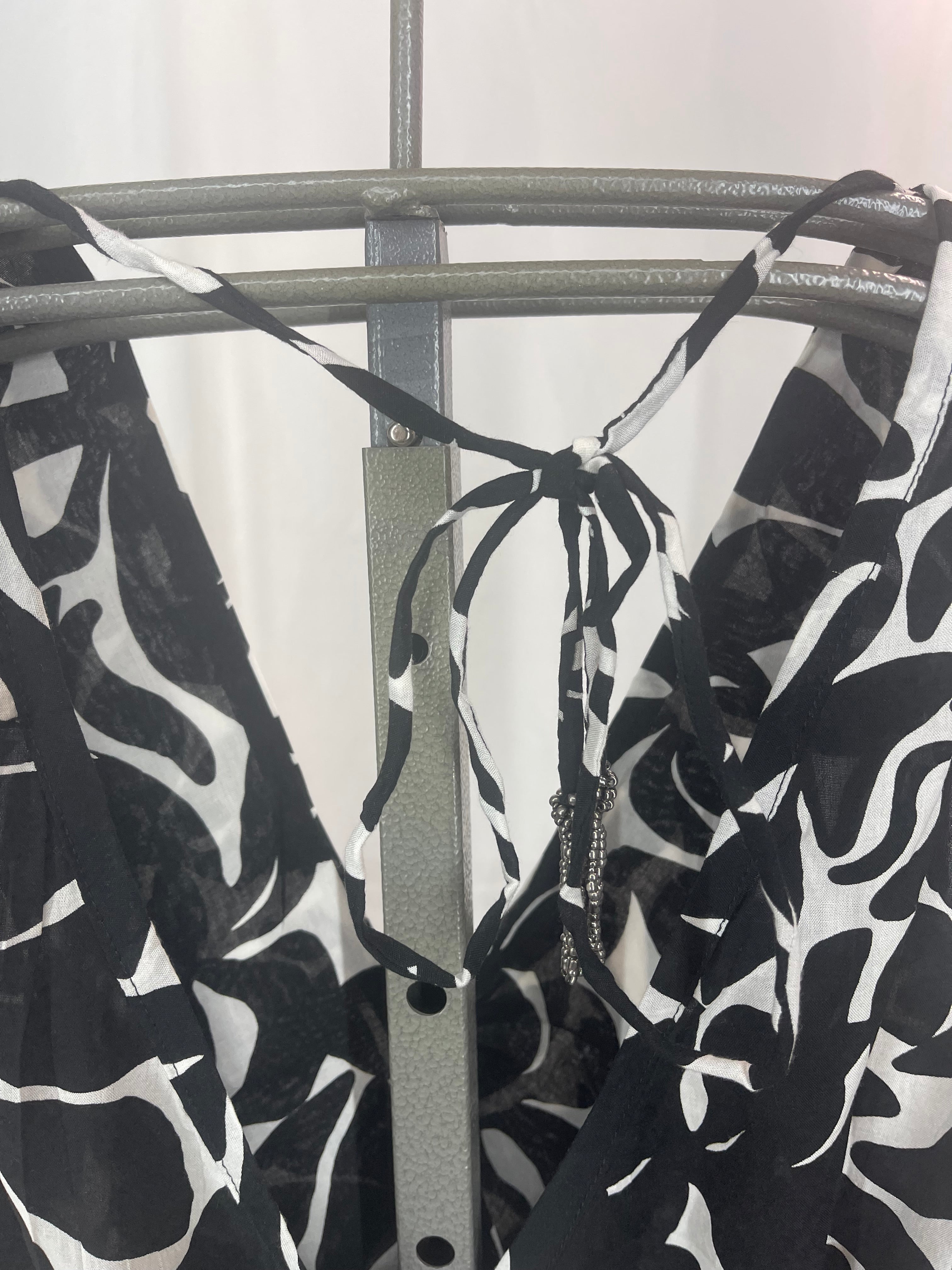 Khush Izzie Women's Romper - Frangipani Black