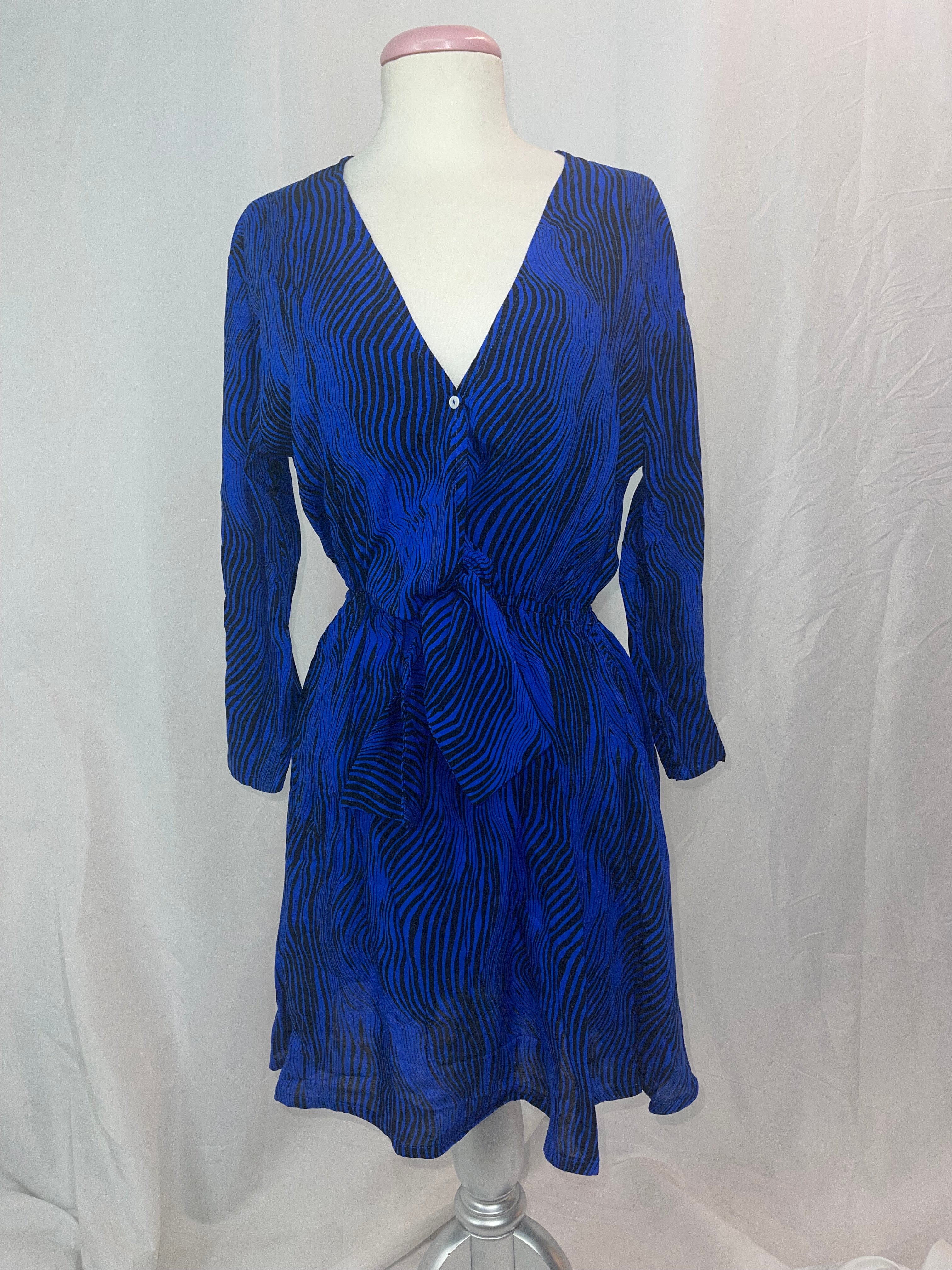 Khush Nayana L/S Deep V-Neck Tied Bloused Short Dress
